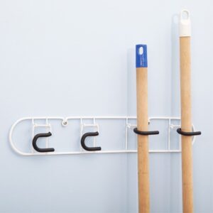 Porta escobas organizador, solución práctica para limpieza
